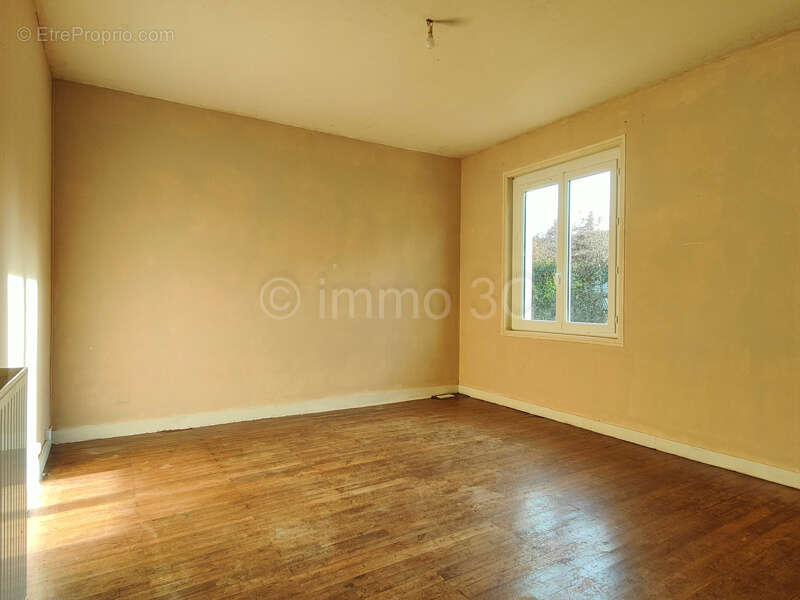 Maison à SAUZE-VAUSSAIS