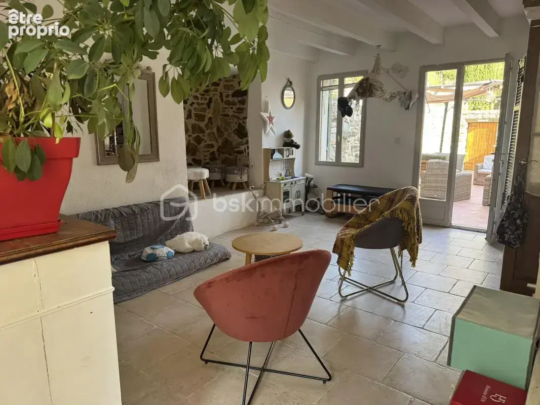 À La Roquebrussanne ( 83136), maison de charme dans un écrin de nature avec panorama exceptionnel, terrain 5689 m2 et piscine - photo 14