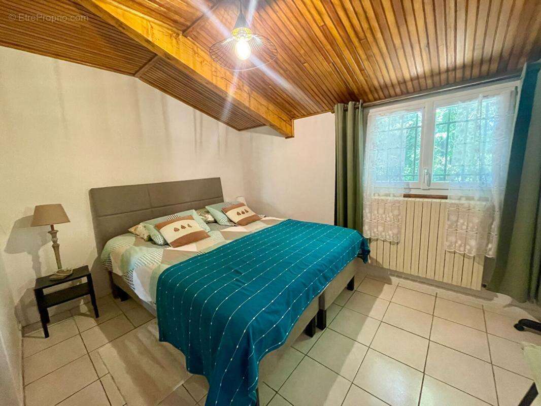 Maison à VEZENOBRES