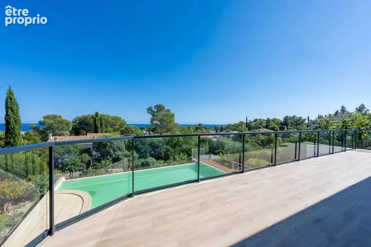 Villa 6 pièces de 177 m² à Saint-Aygulf - photo 3