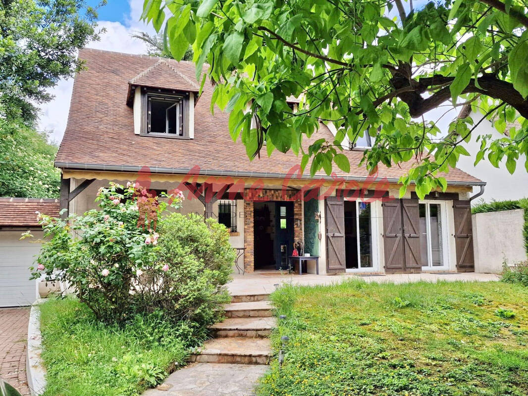 Maison à SAINT-MAUR-DES-FOSSES