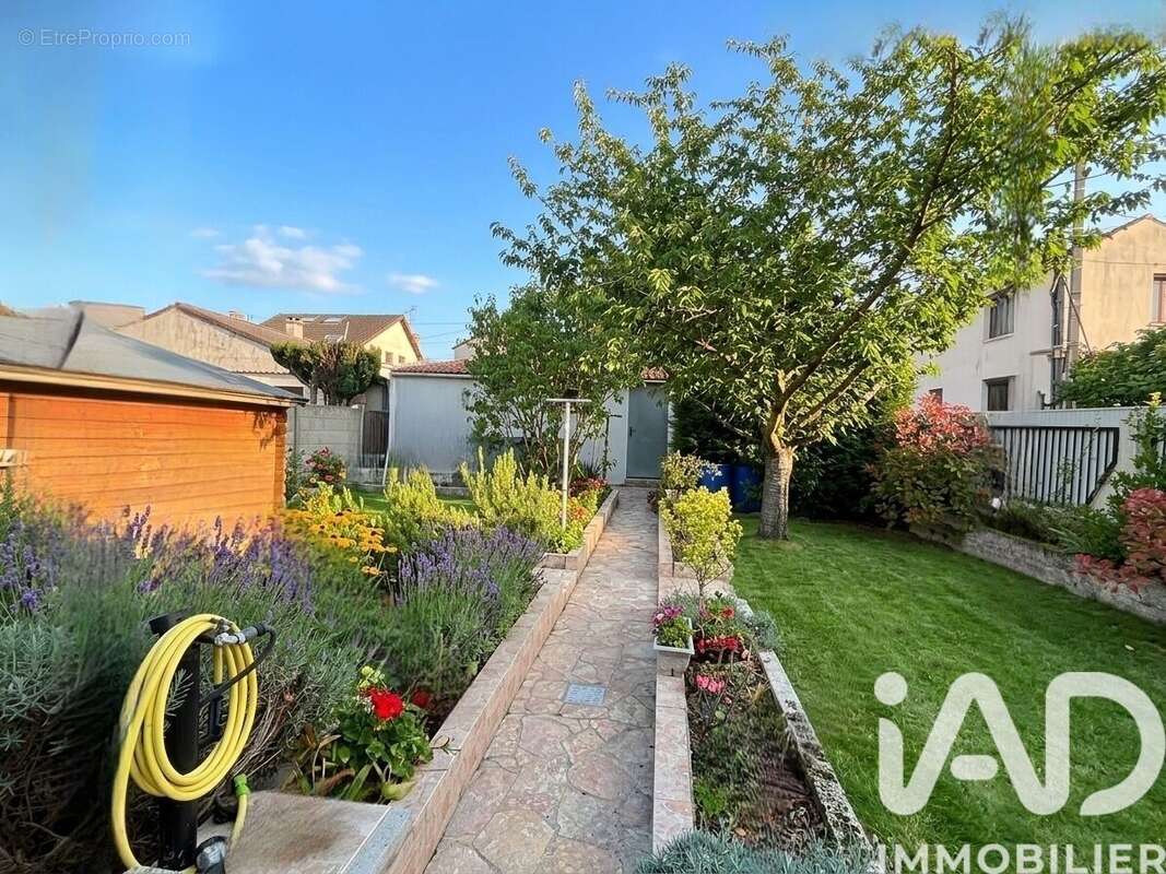 Photo 2 - Maison à SAINT-CYR-L'ECOLE