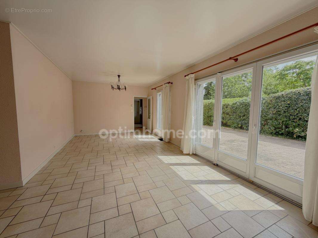 Maison 121m2 - 3 chambres - garage - jardin - photo 4