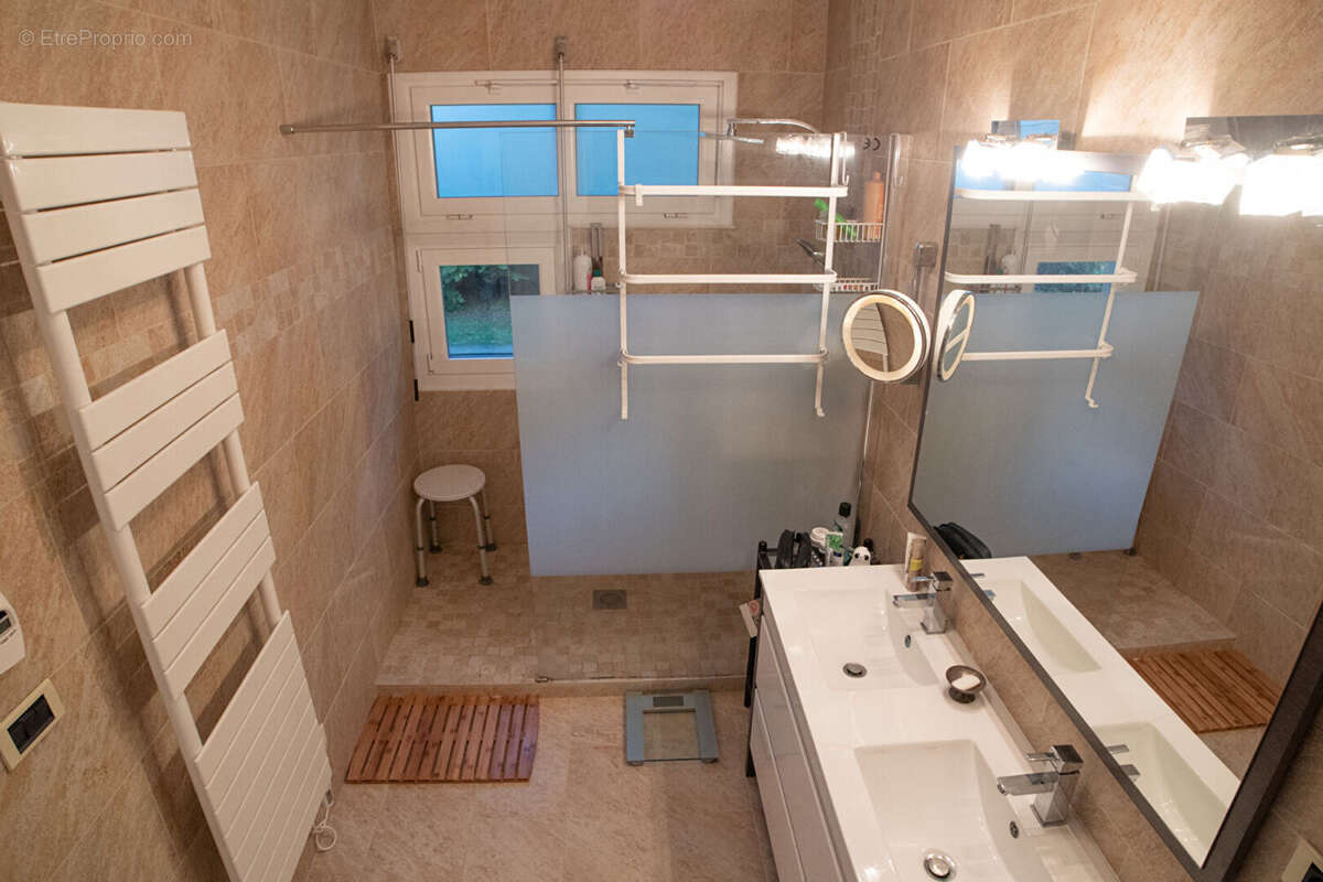 Appartement à FERNEY-VOLTAIRE