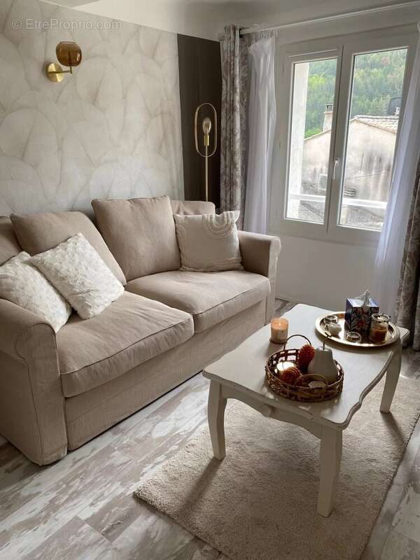 Maison à PUGET-THENIERS