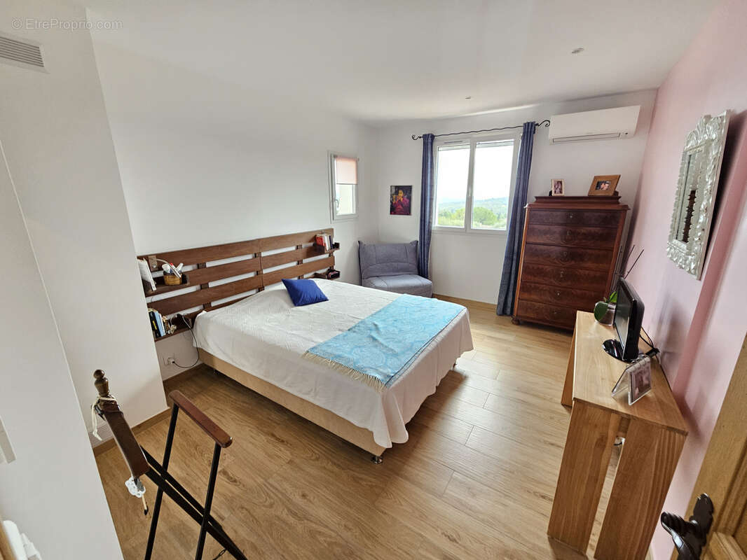 Maison à SAINT-JEANNET