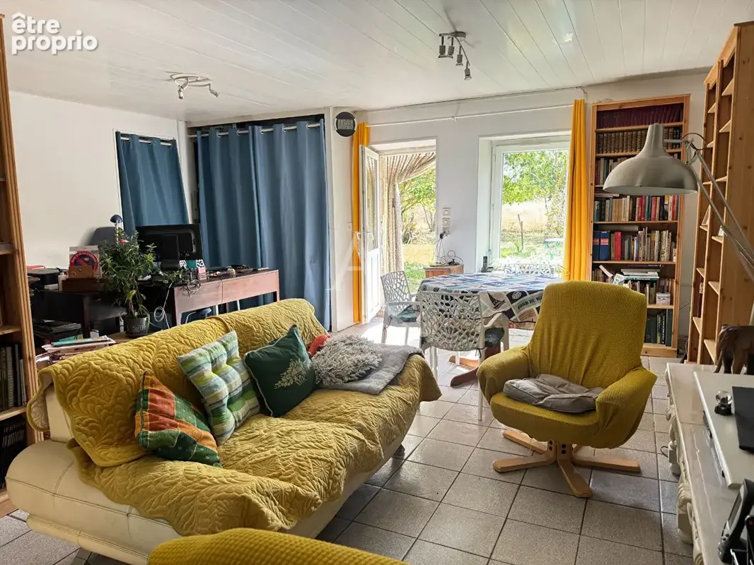 Maison - grandes dépendances - 13 000 m² de terrain - photo 4