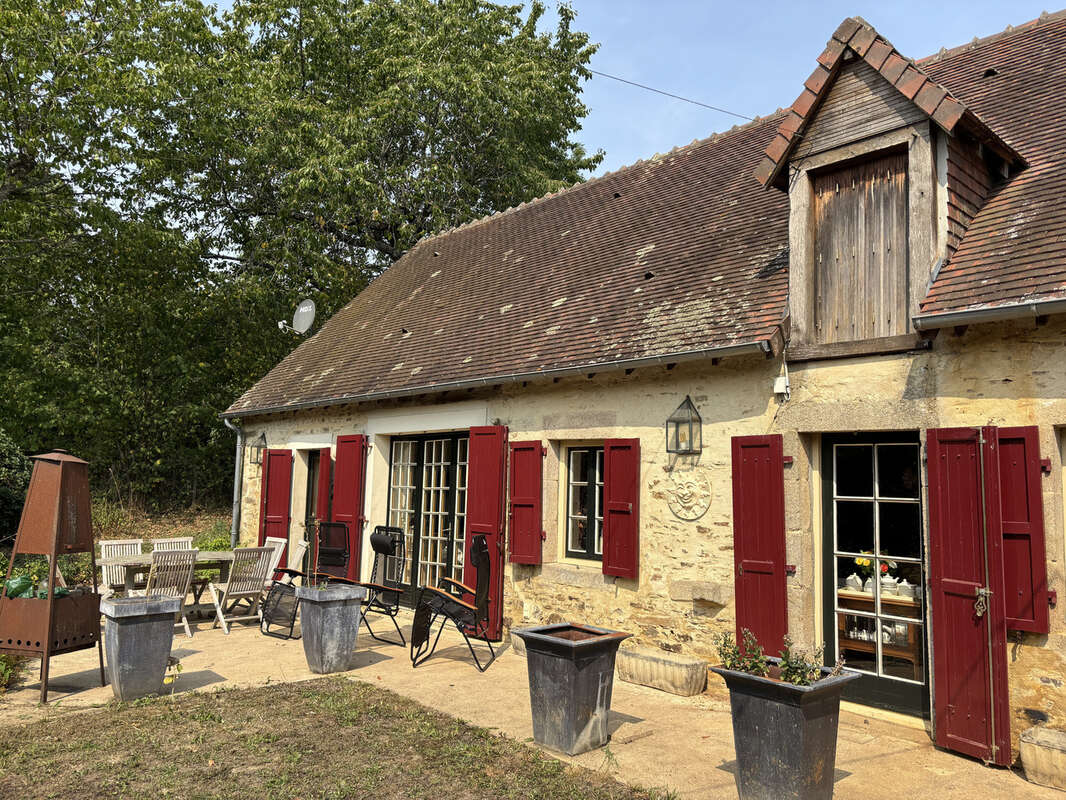 Maison à SAINT-DENIS-DE-JOUHET