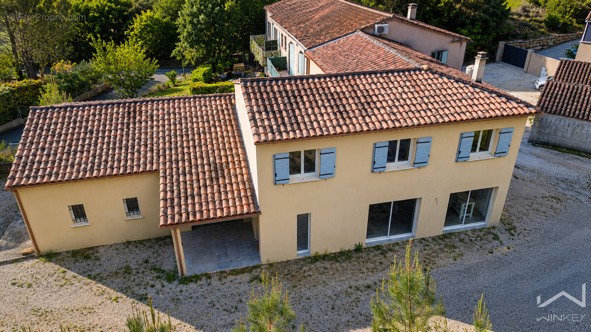 Maison à SAINT-RESTITUT