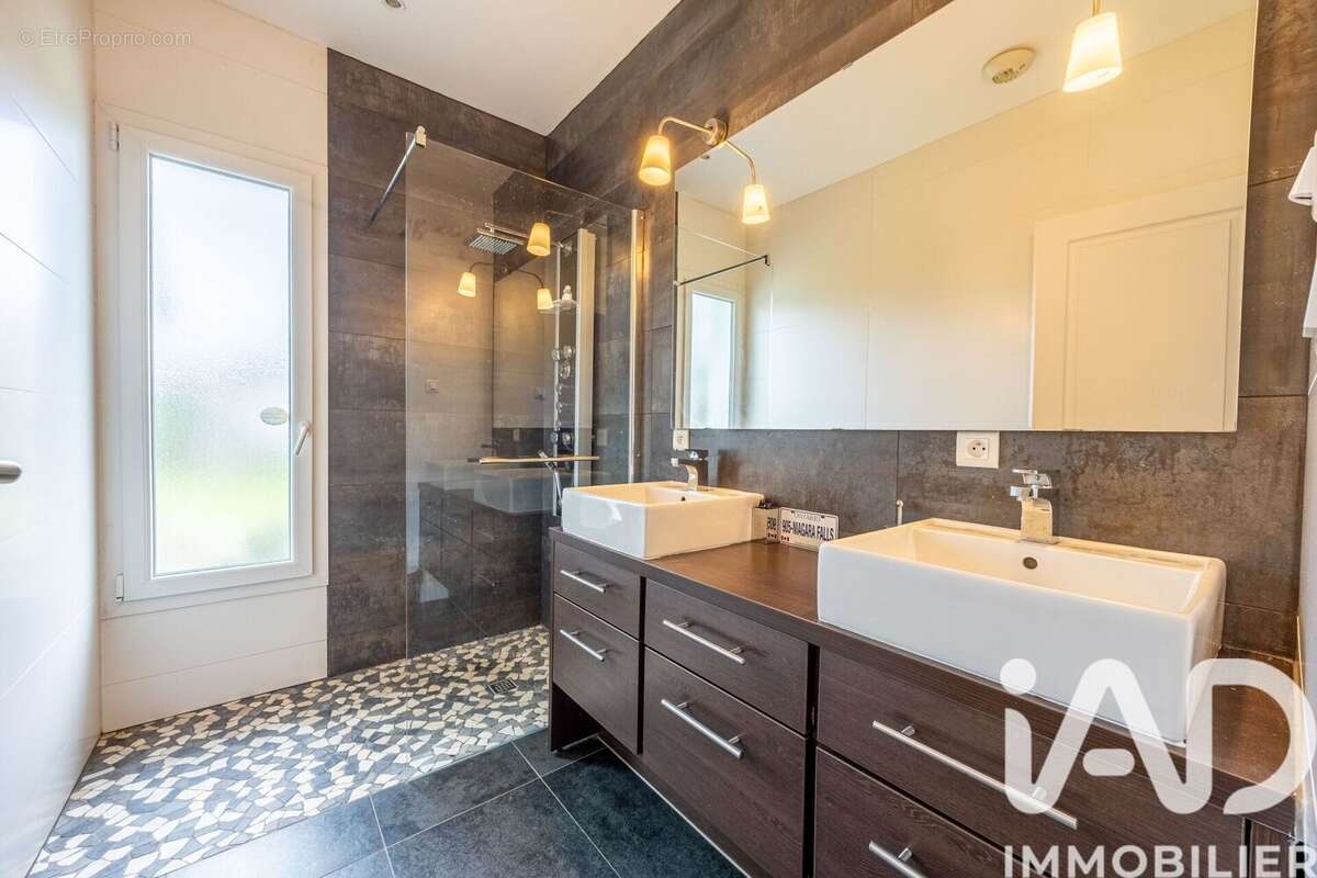 Photo 8 - Maison à BLANQUEFORT