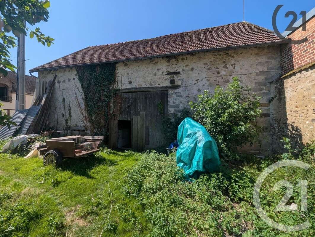 Maison à CHALAUTRE-LA-GRANDE