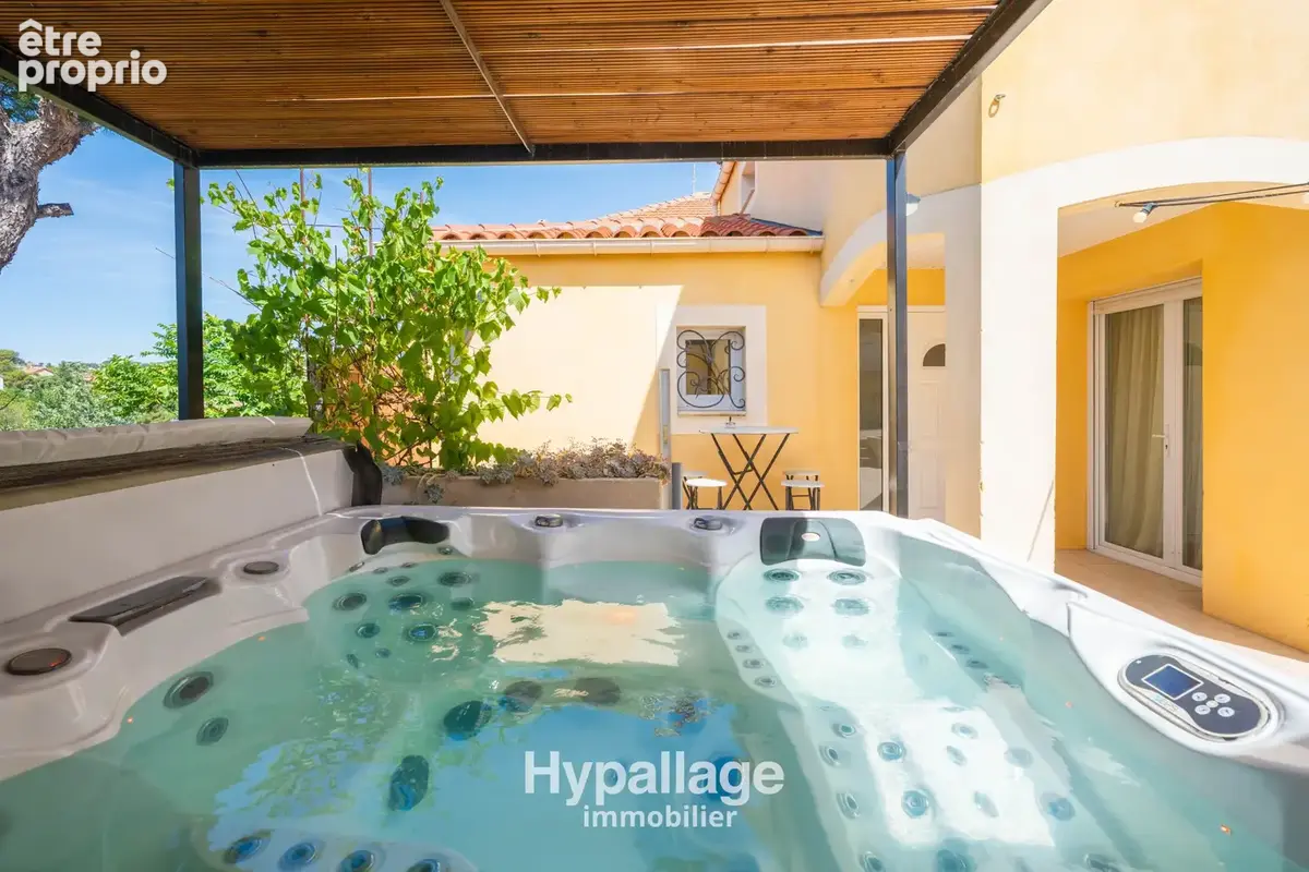 Vend maison type 4/5 garage, jacuzzi, exposition sud 13015 Marseille - photo 4