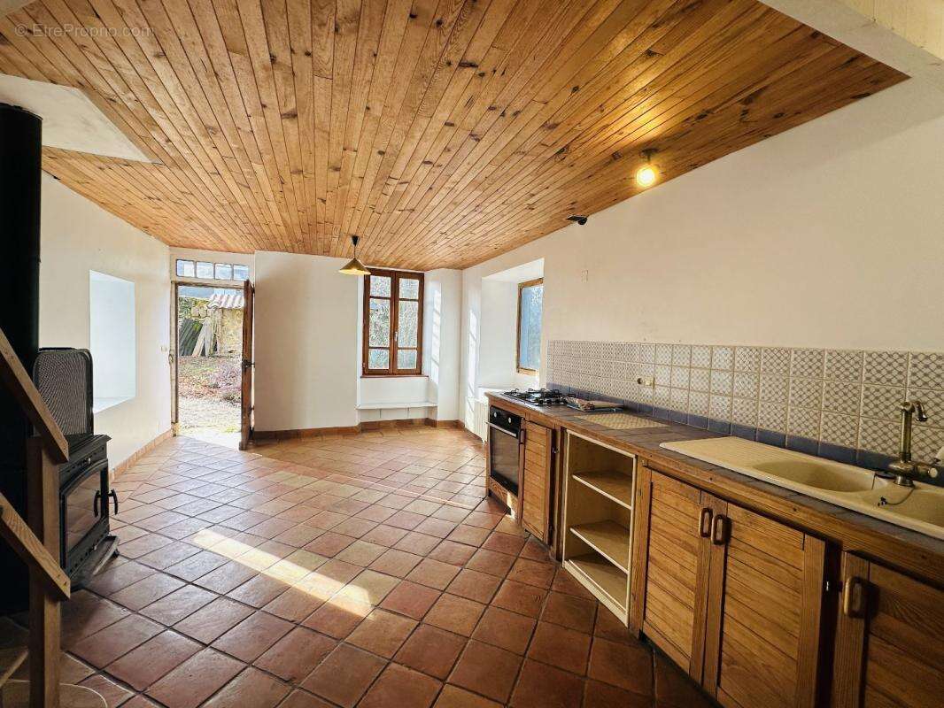 Maison à LASSERRE