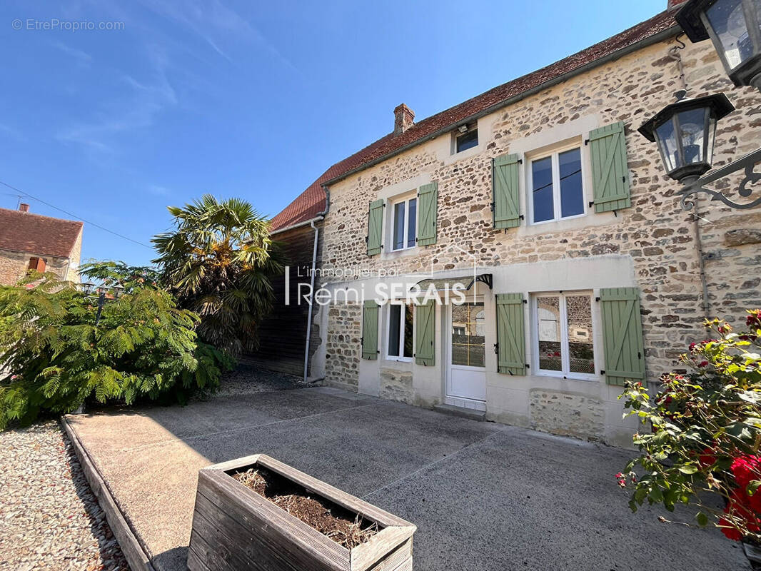 Maison à SAINT-CHRISTOPHE-LE-JAJOLET