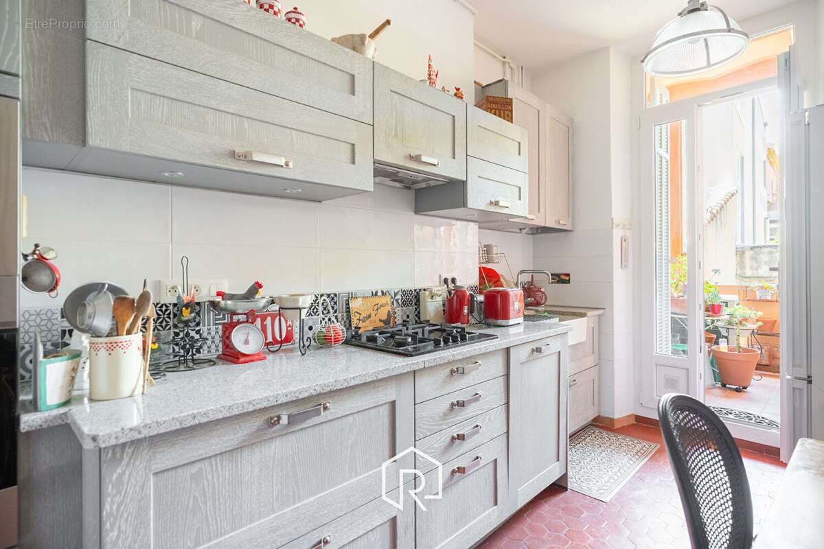 Appartement à MARSEILLE-6E