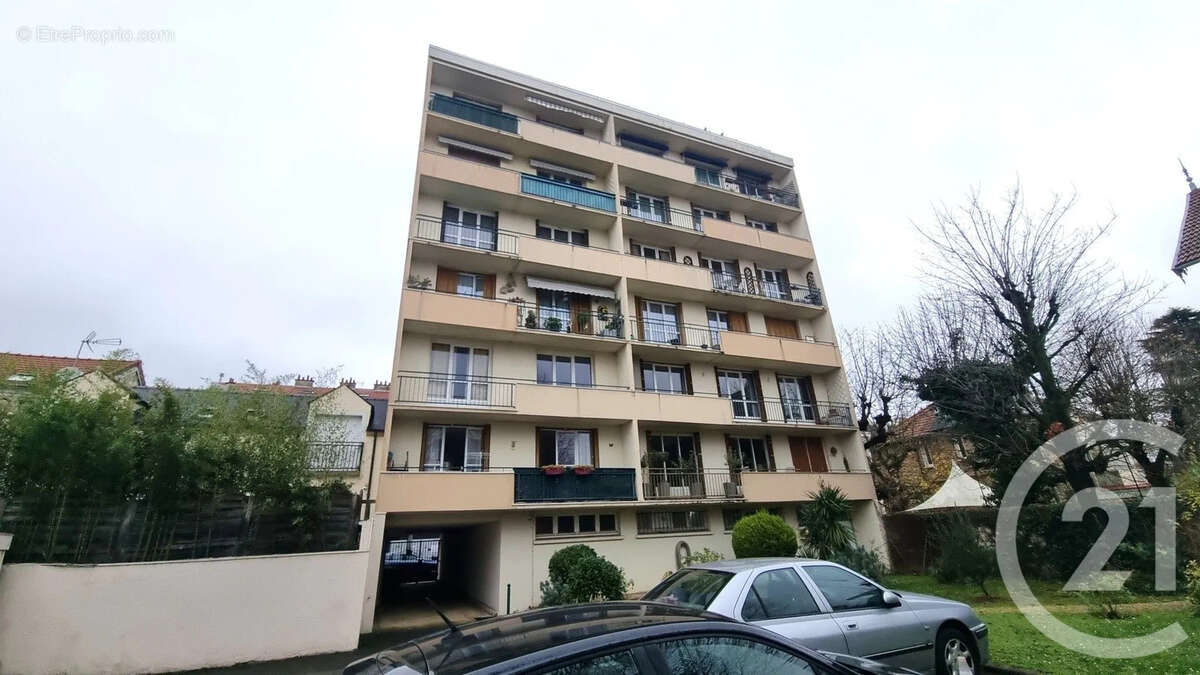 Appartement à SAINT-MAUR-DES-FOSSES