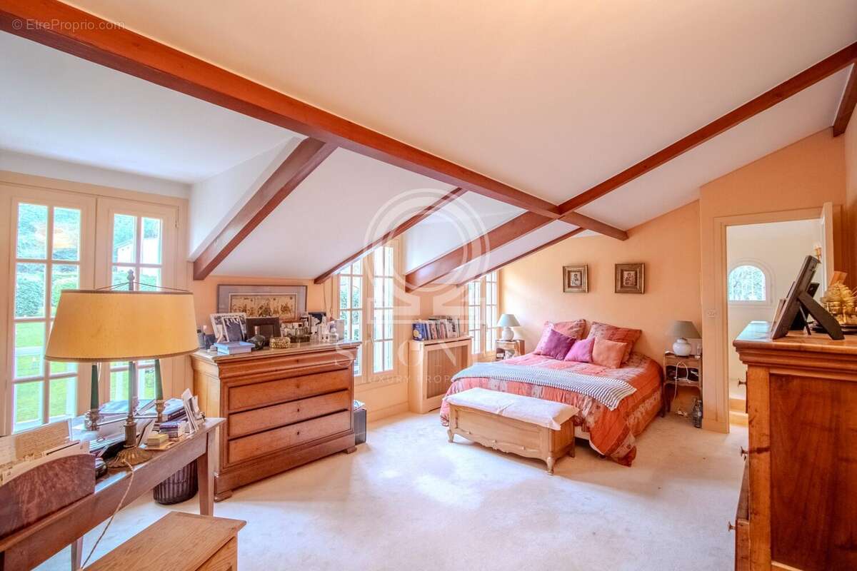 Maison à LOUVECIENNES