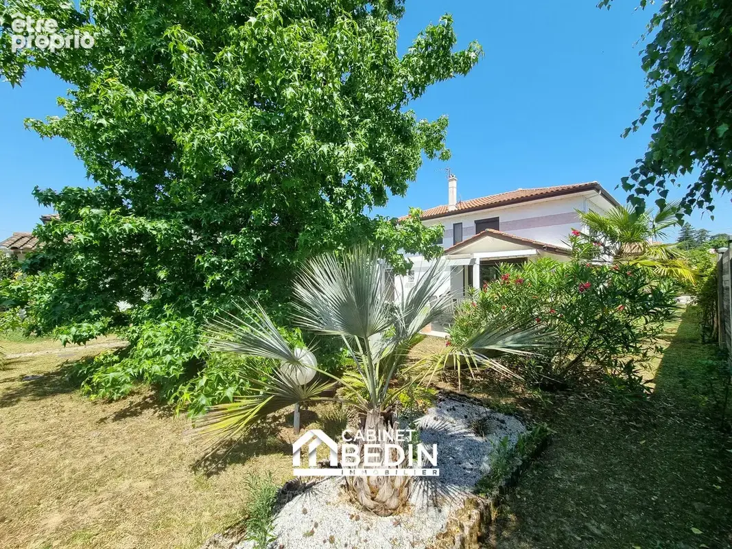 Maison 8 pièces 204 m² · à Camblanes-Et-Meynac · 203,6 m² · 430 000 €