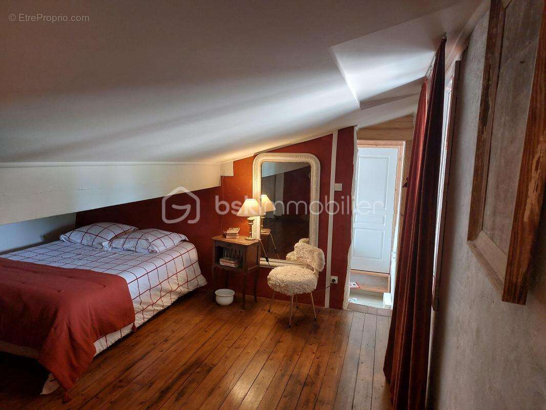 Maison à BOURDELLES