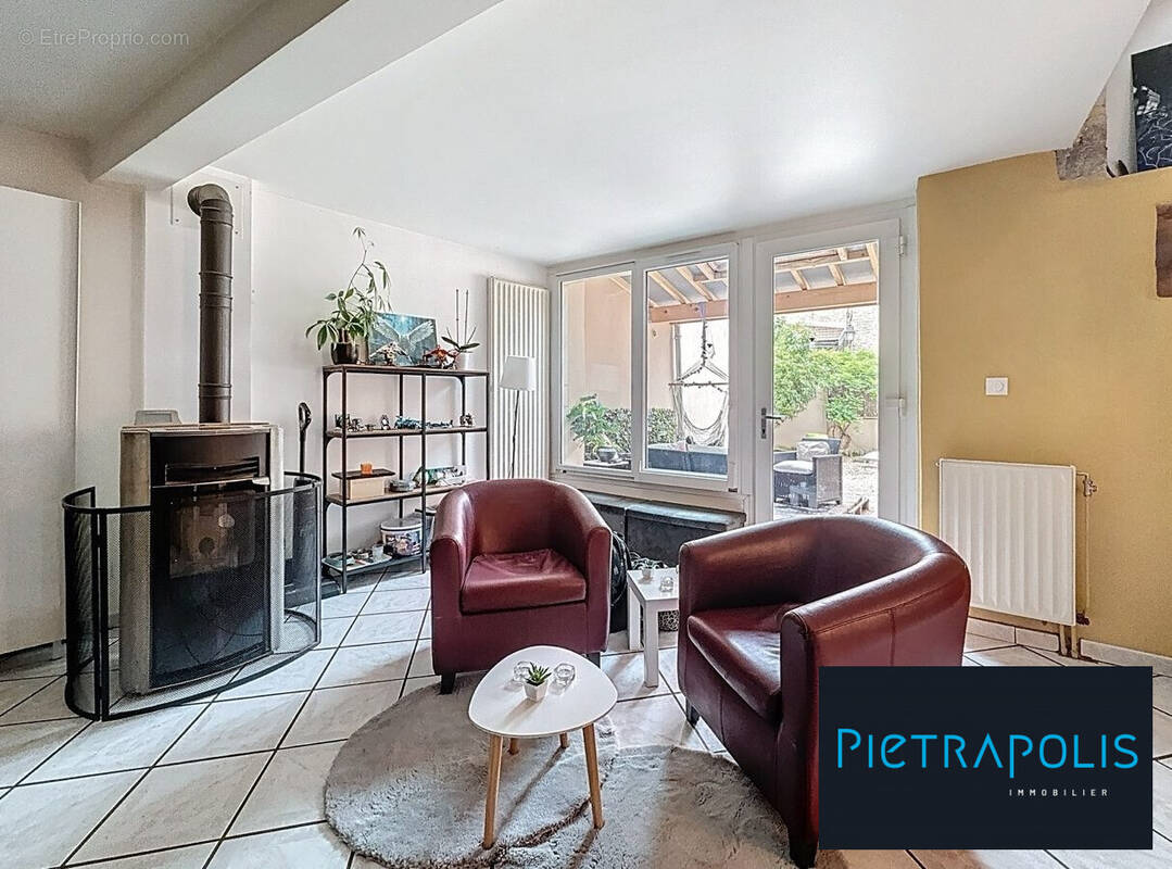 Maison à VELARS-SUR-OUCHE