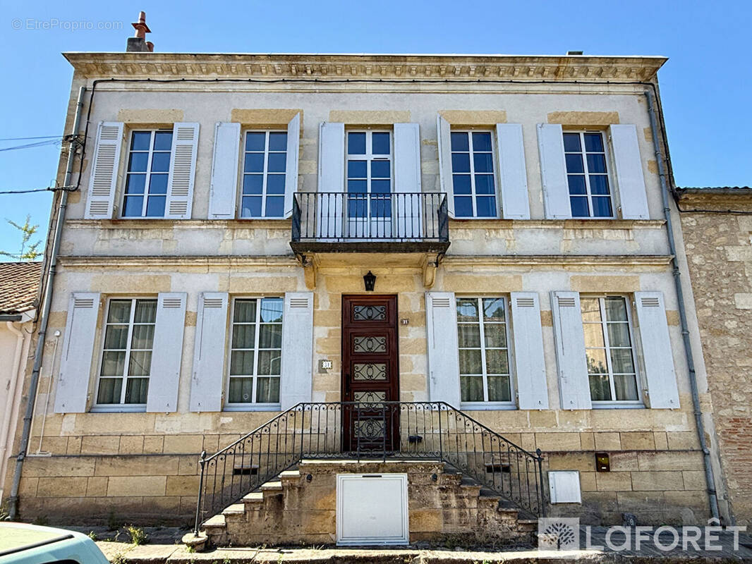 Maison de maître de 1843 - Le charme de l'ancien allié au confort moderne - photo 1
