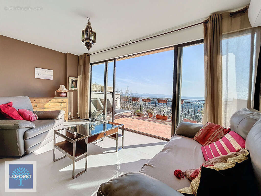 Maison avec terrasse et cour de 360 m2 - photo 6