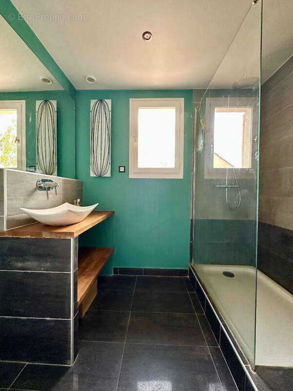 Maison à LE MESNIL-LE-ROI