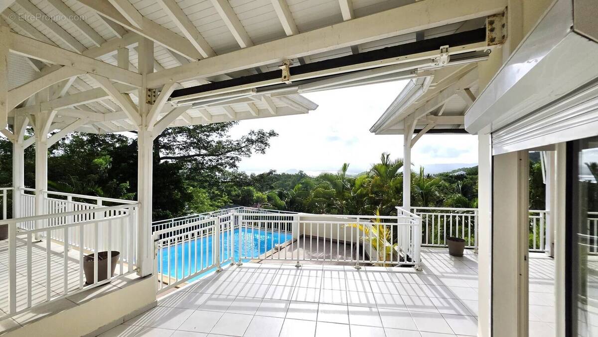 Maison à LES TROIS-ILETS