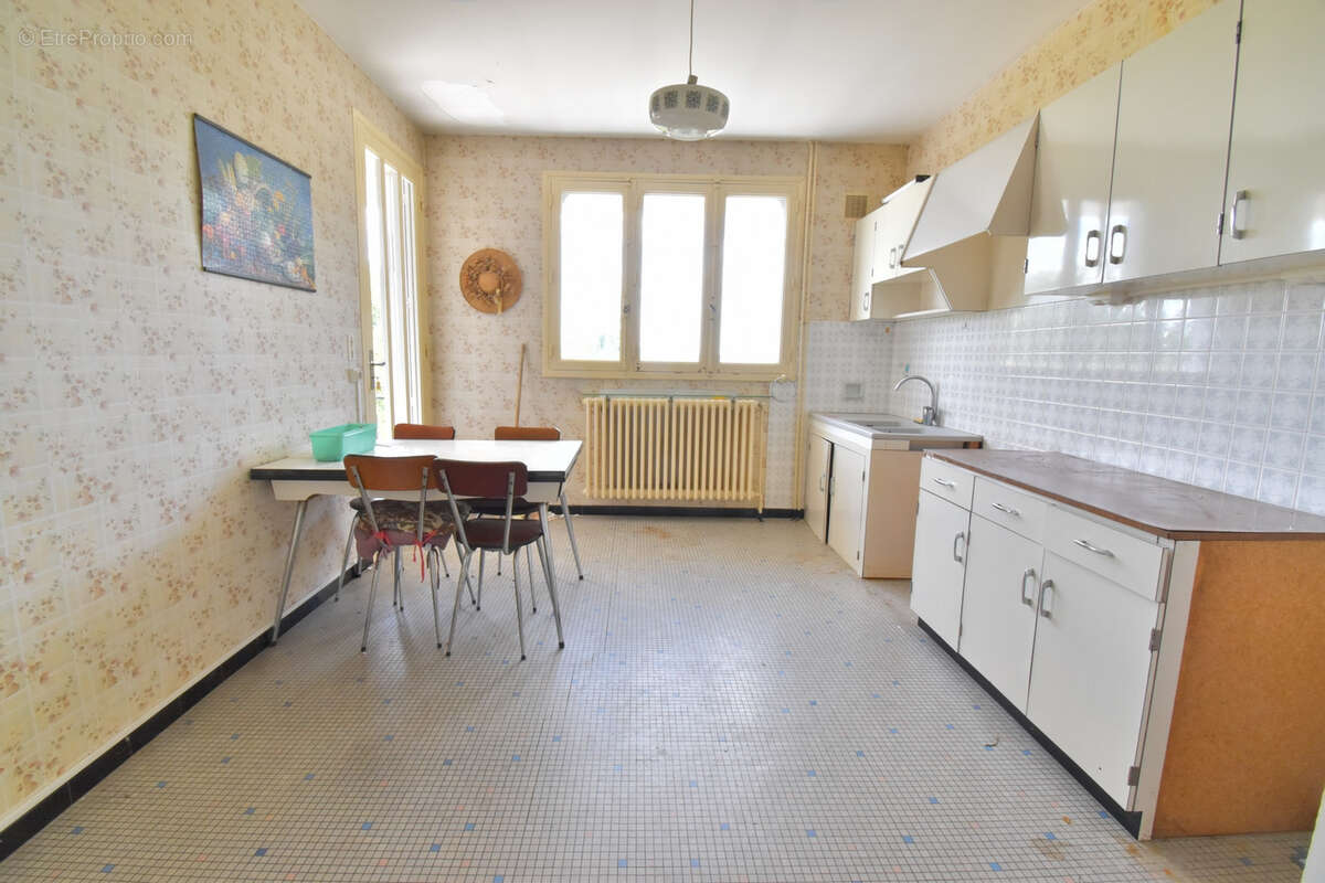 Maison à YZEURE