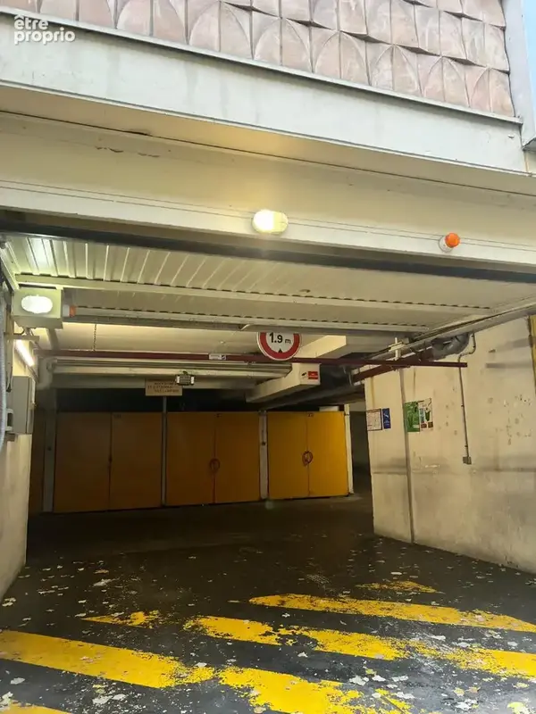 Parking à PARIS-12E