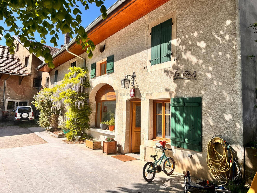 Maison à MONNETIER-MORNEX