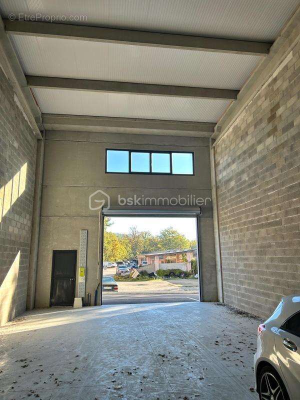 Commerce à MONTAUROUX