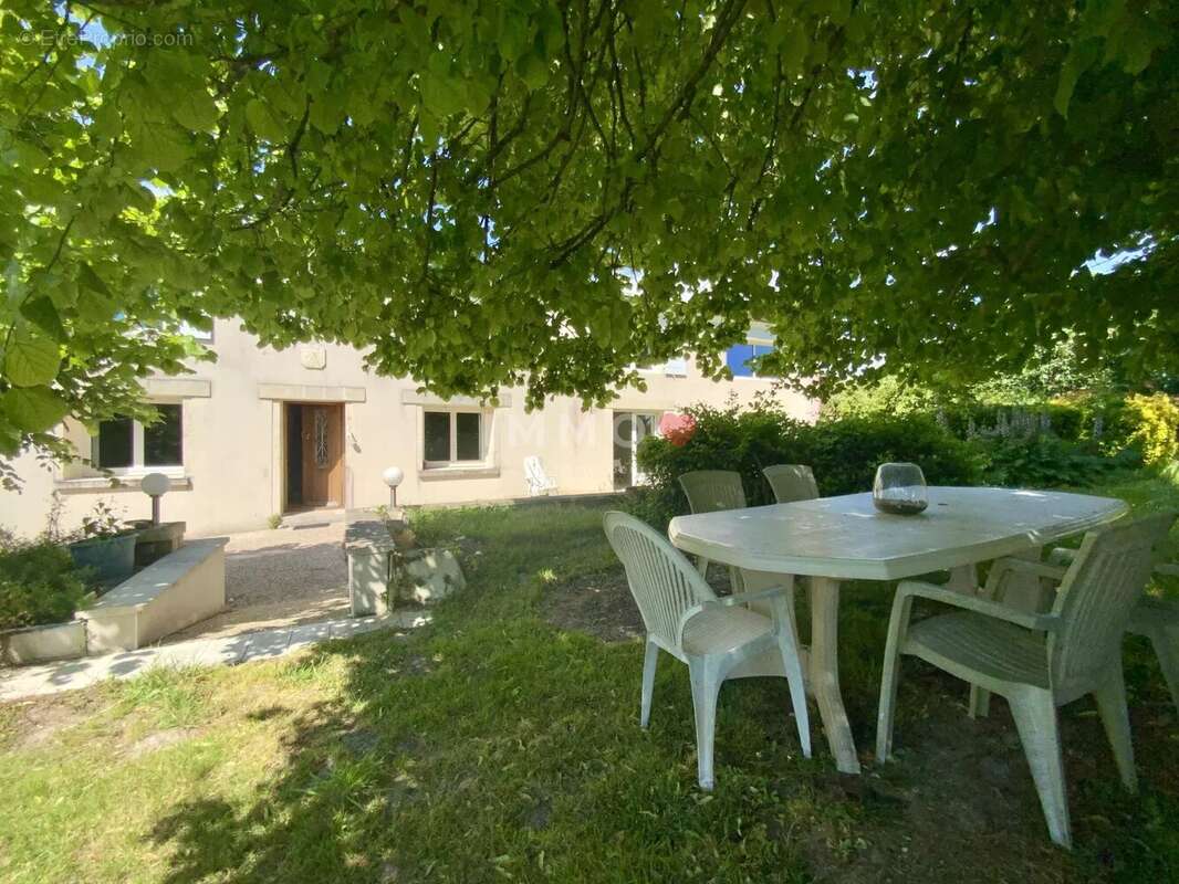 Maison à SAINT-FORT-SUR-GIRONDE