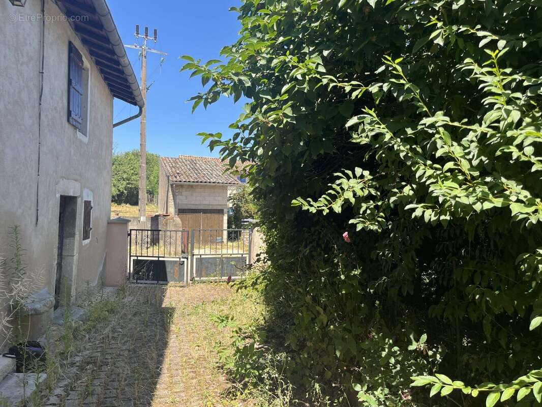 Maison 83 m² à Le Villars  - photo 7