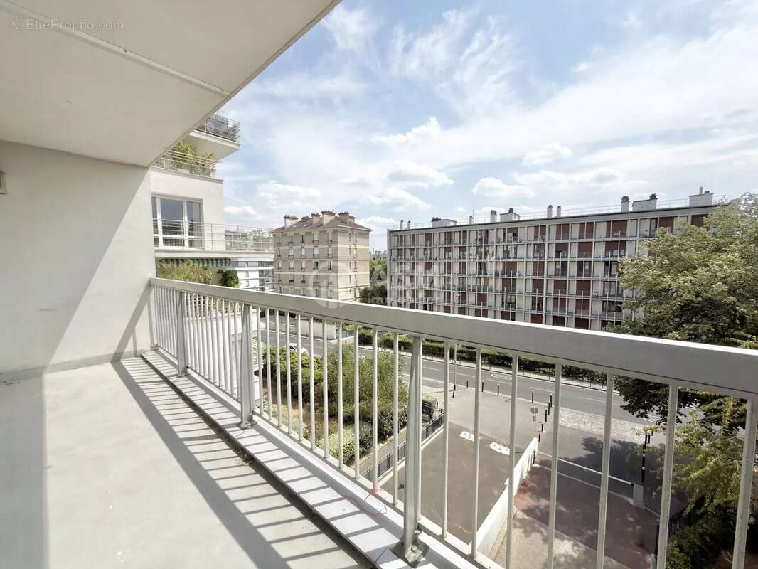 A VENDRE - 3 pièces avec balcons, parking et cave - photo 8