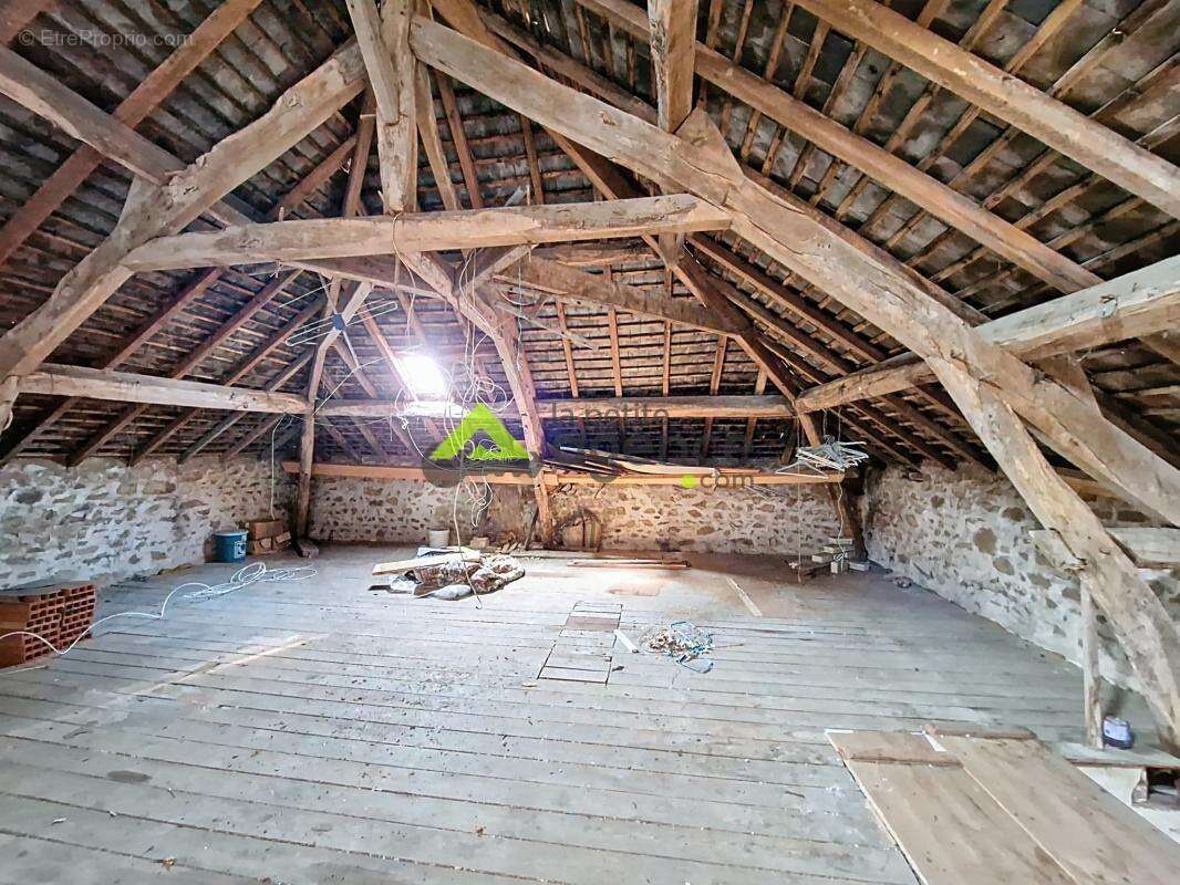 Maison à BUSSIERE-DUNOISE