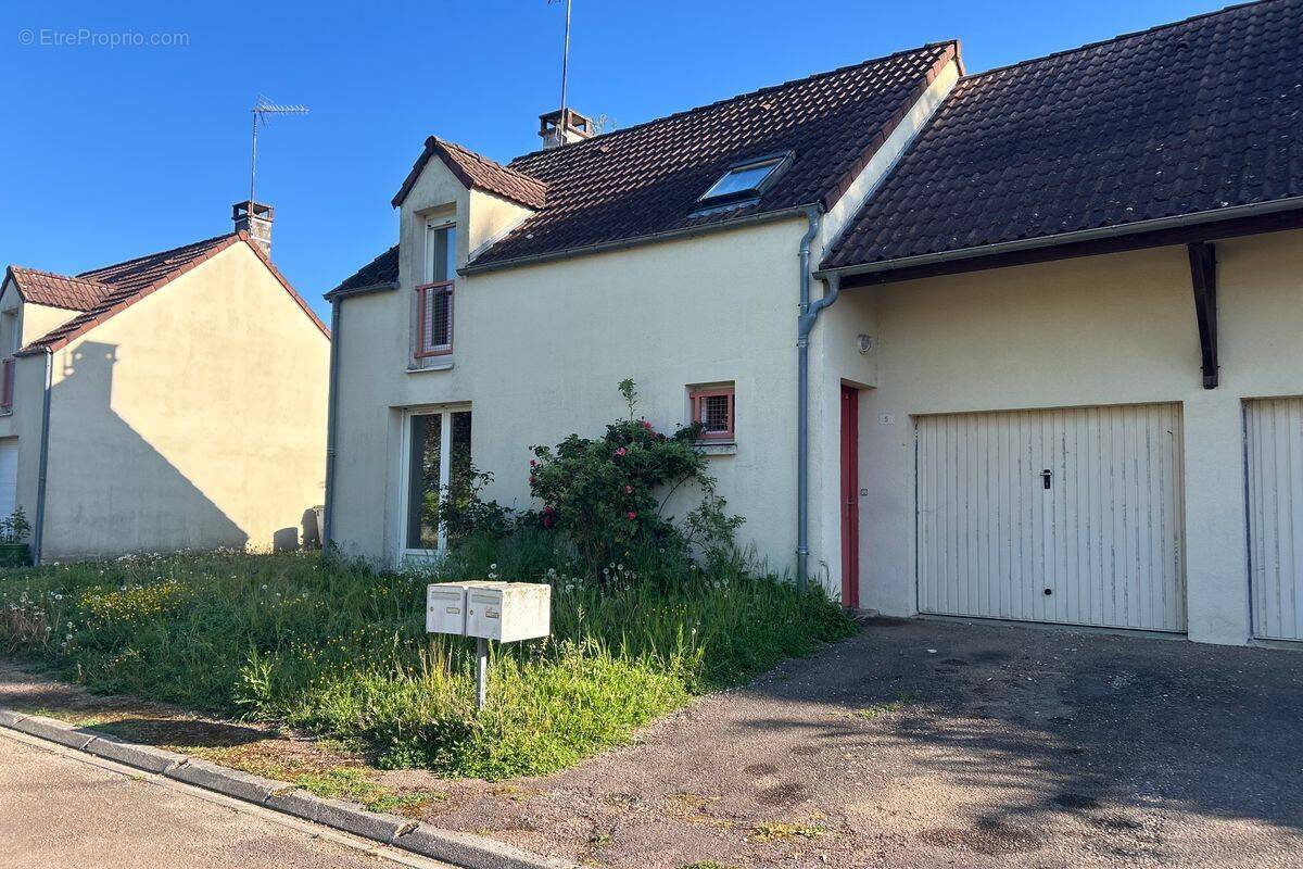 Maison à BLENEAU