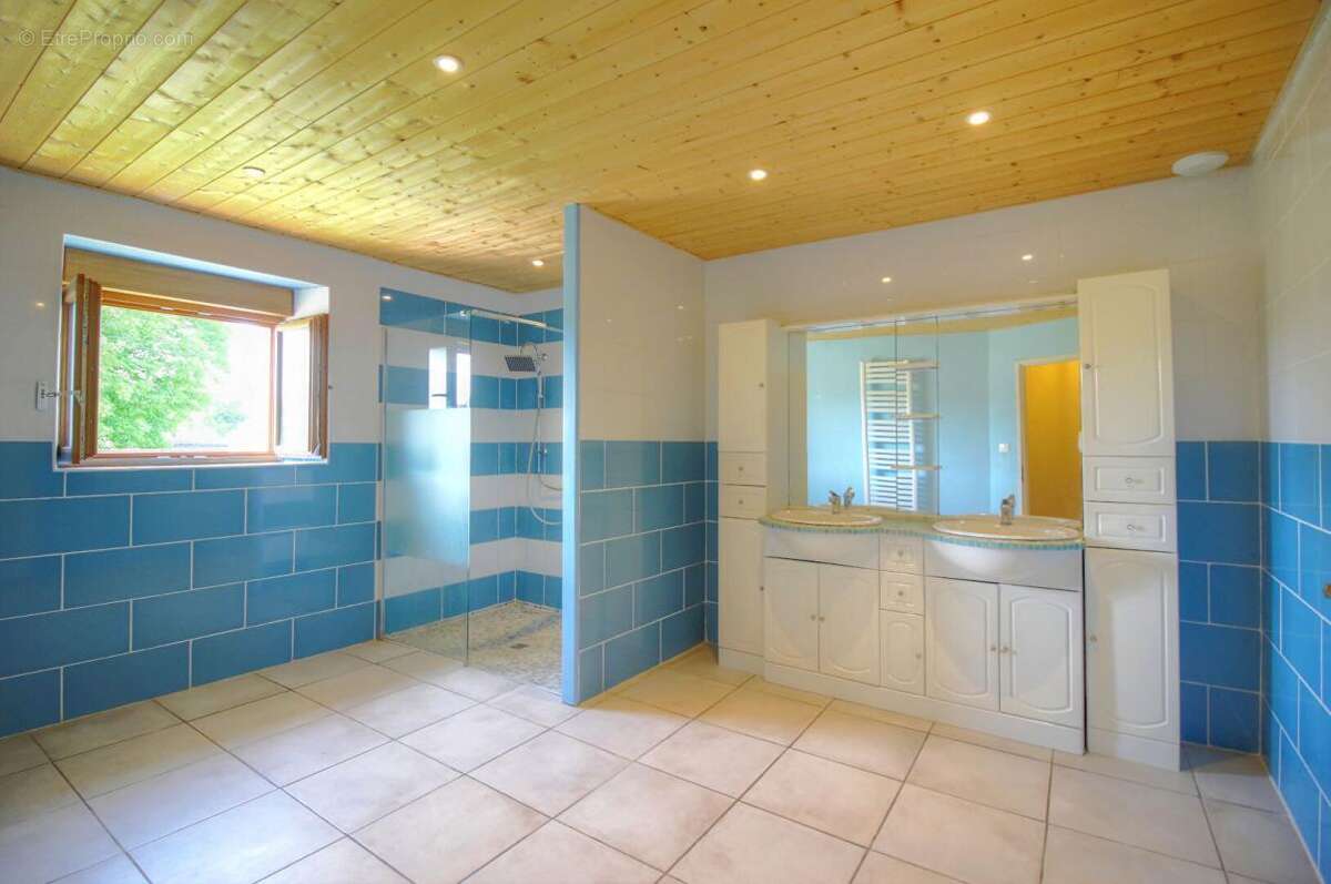 Maison à FONTAINE-FRANCAISE