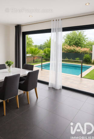 Photo 1 - Maison à RESTINCLIERES