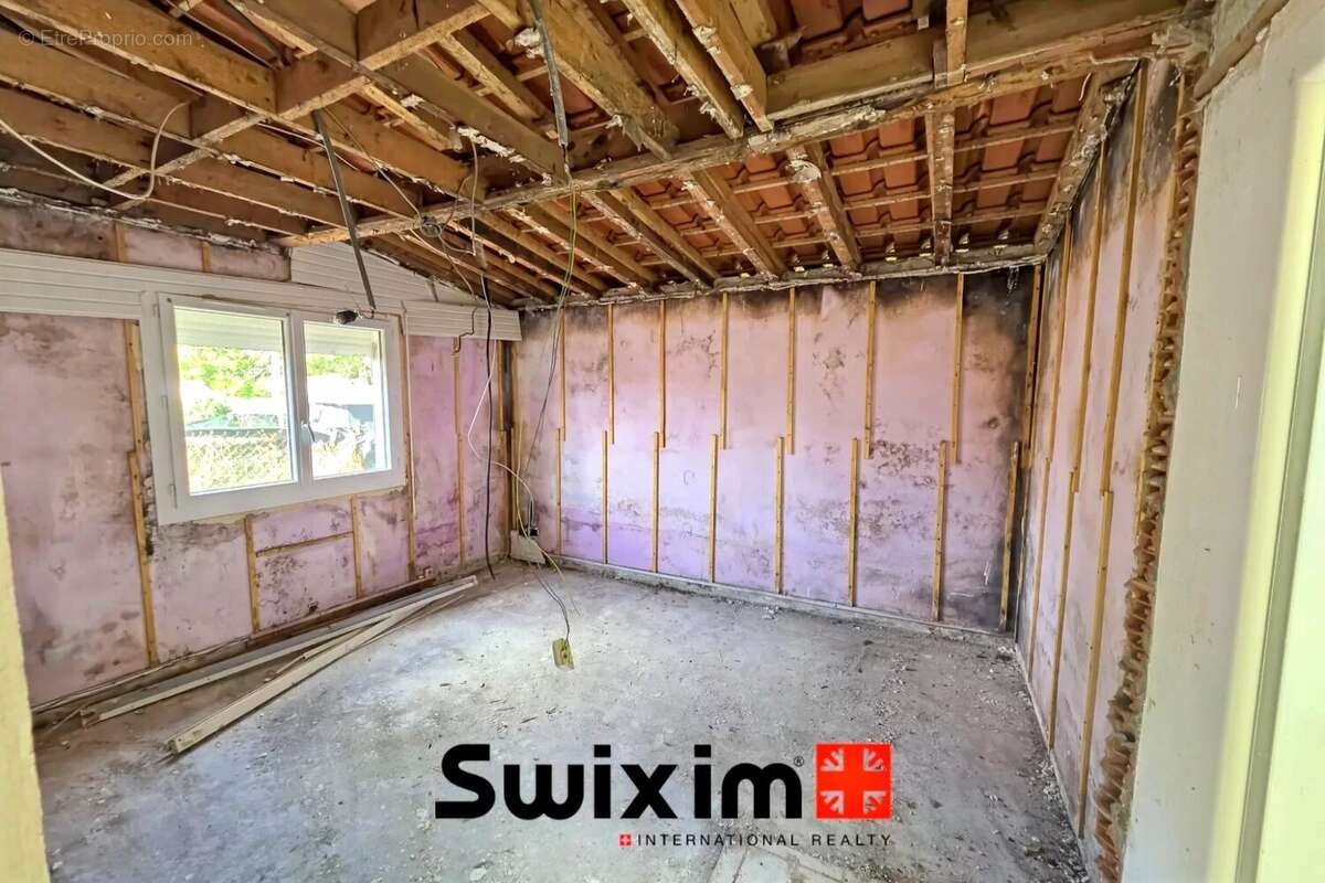 Maison de 70 m² avec 2 chambres à rénover  à Saint-Estèphe - photo 7