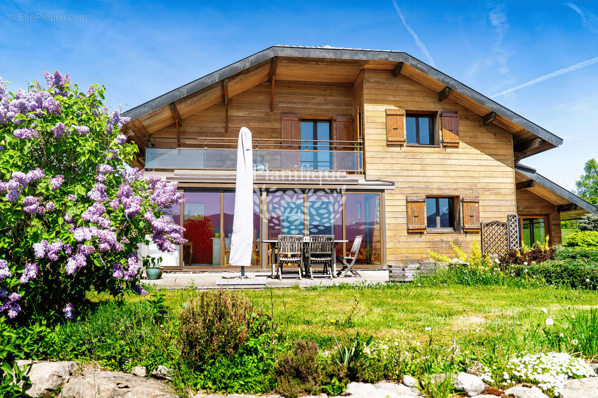 Maison à EVIRES