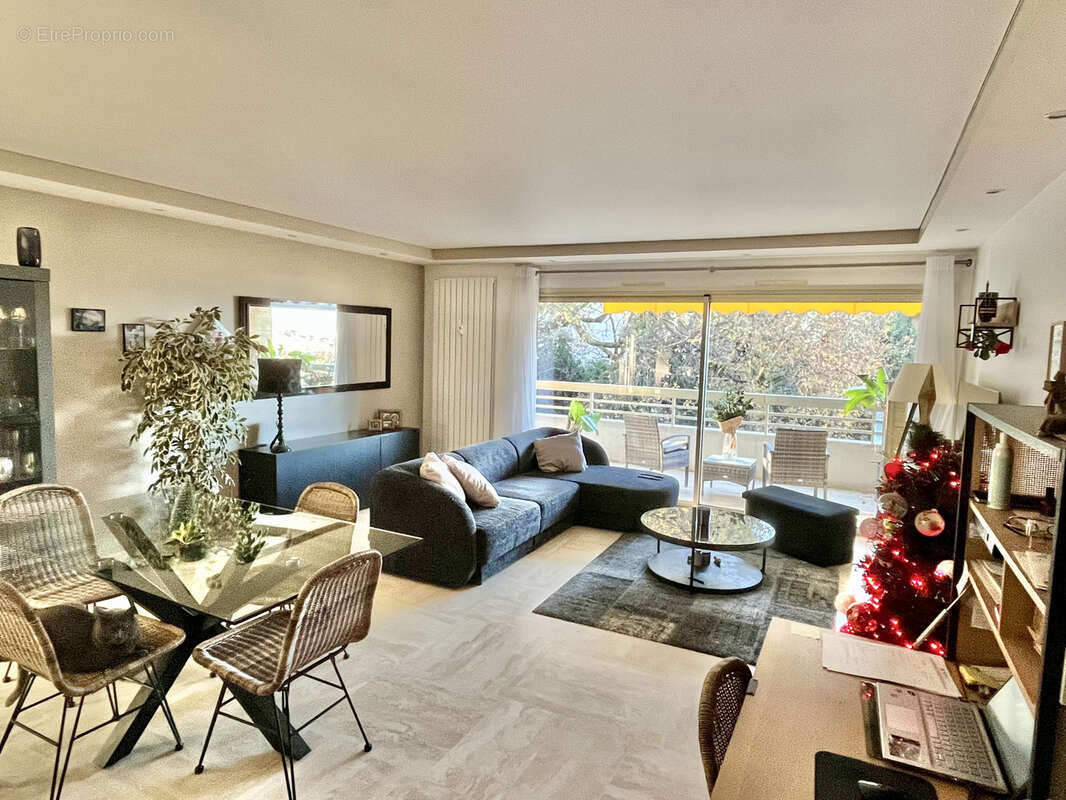 Appartement à LE CANNET