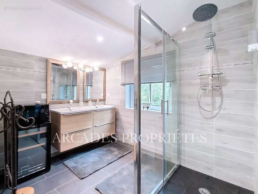 Maison à SAINT-SULPICE-ET-CAMEYRAC