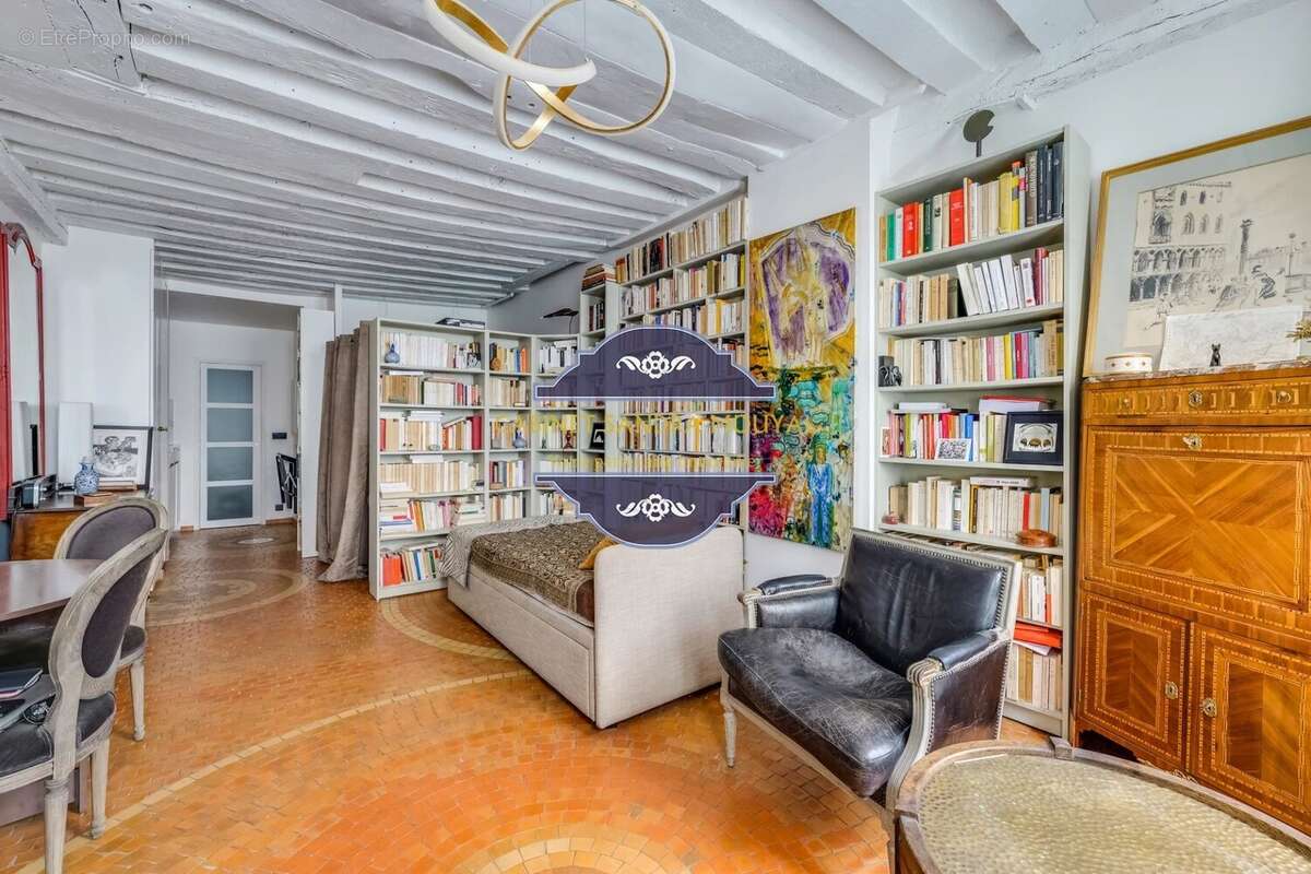 Appartement à PARIS-3E