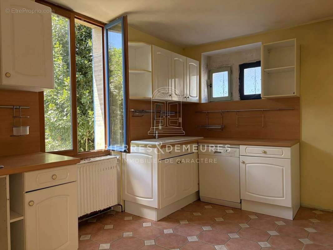 Maison à LA CHAPELLE-SAINT-URSIN
