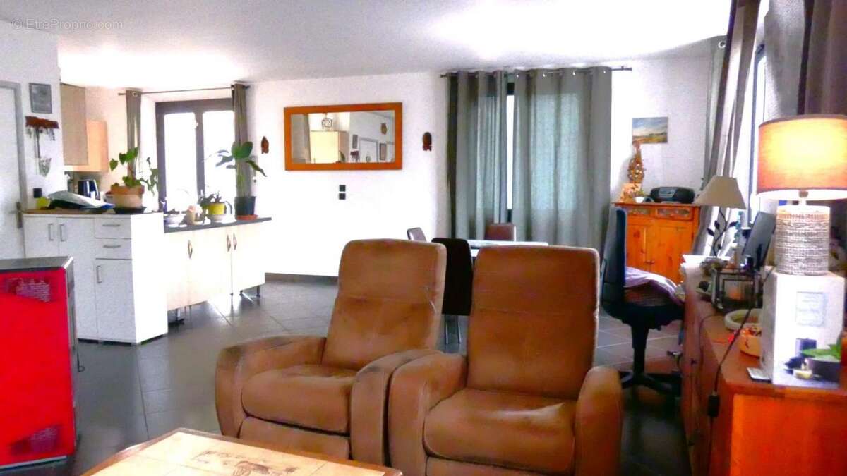 Maison à SAINT-BERON