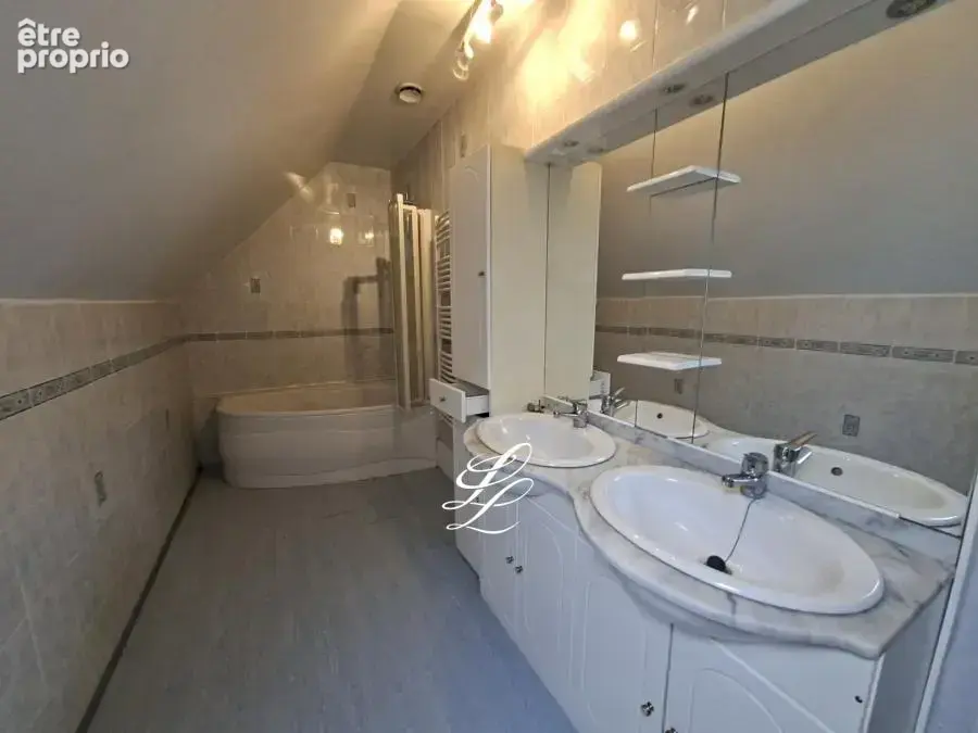 Maison 5 pièces 95 m² à vendre à Parce-Sur-Sarthe (72300) - photo 495