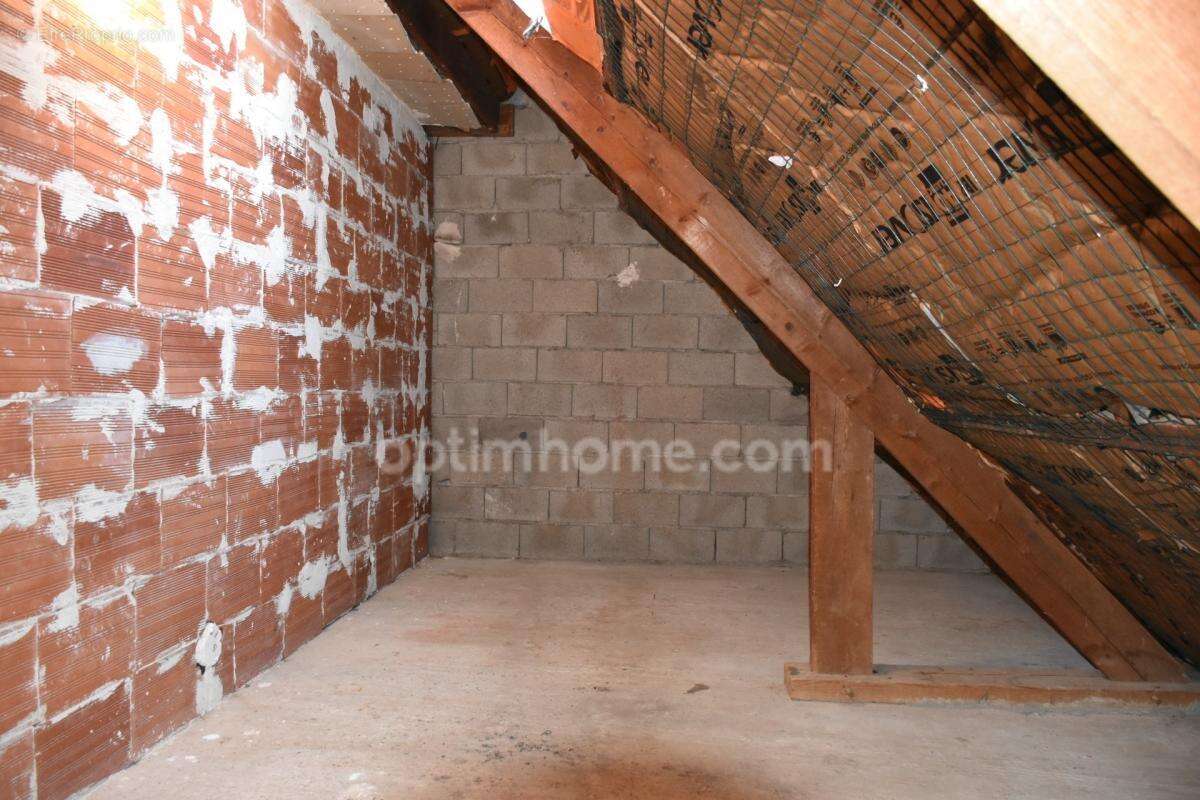 MISSIRIAC – Maison familiale 4 chambres, sous-sol complet et hangar - photo 11
