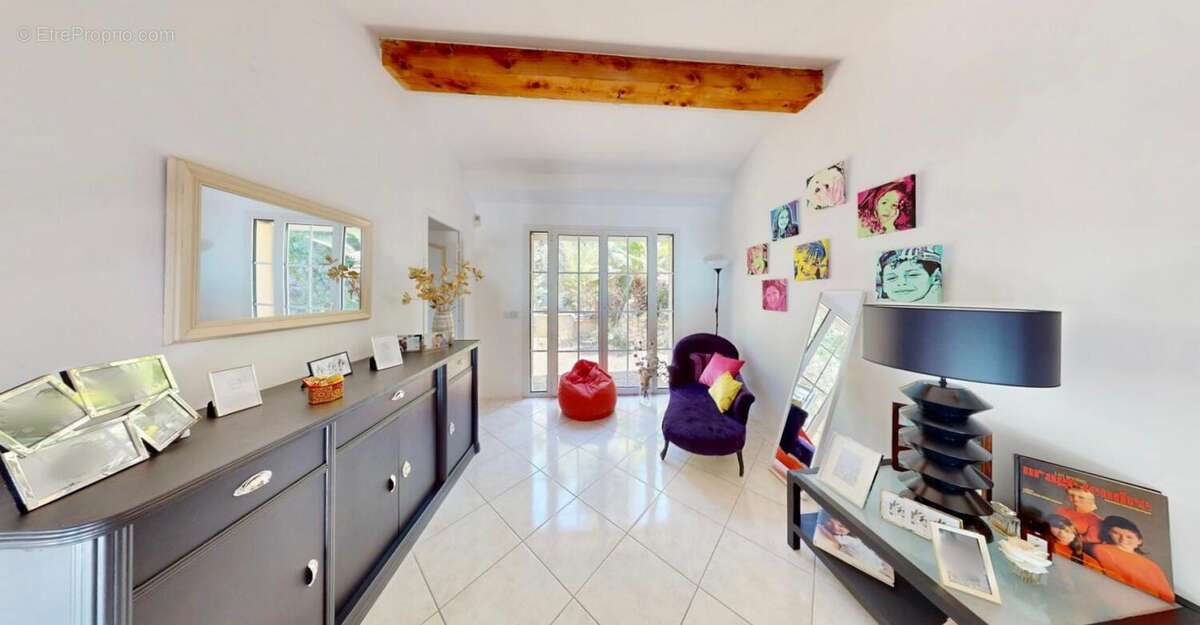 Maison à MONTAUROUX