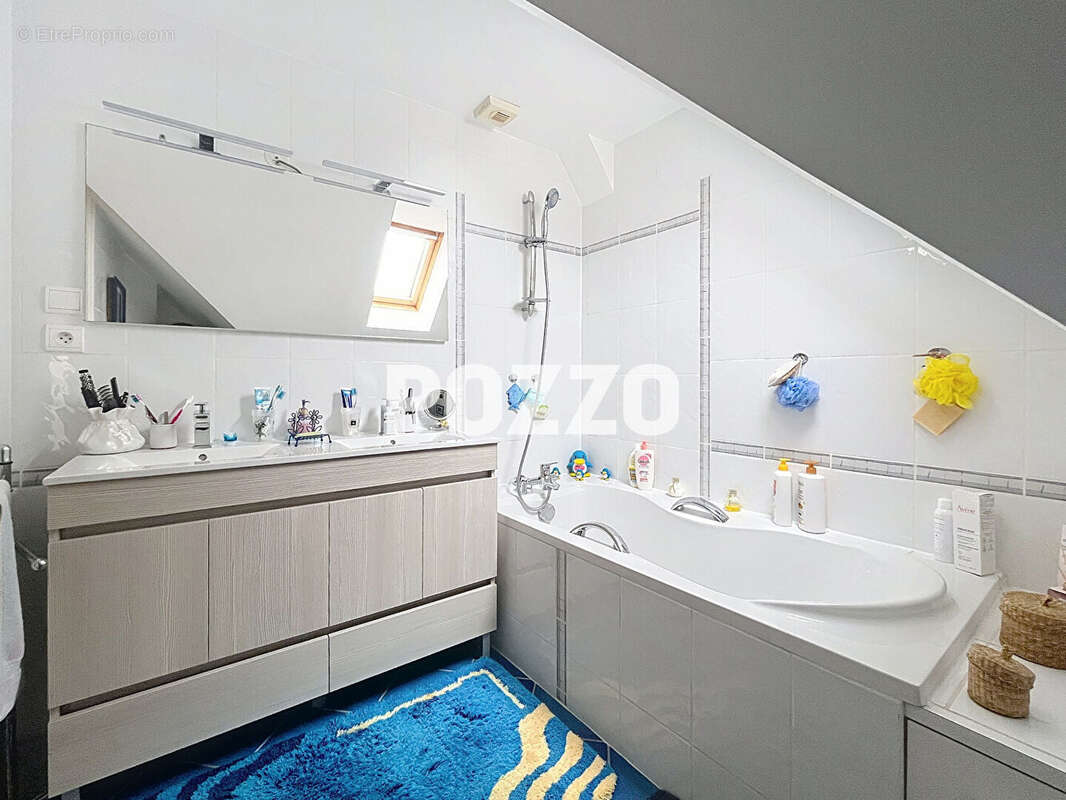 Maison à MONTMARTIN-SUR-MER